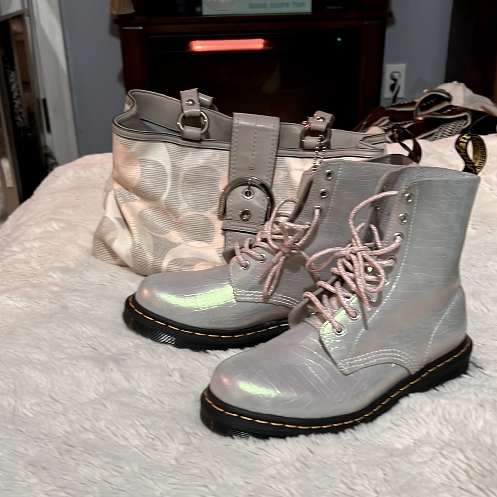 Dr. Martens 1460 Pascal Pink Iridescent Croc Combat Boots SZ 8